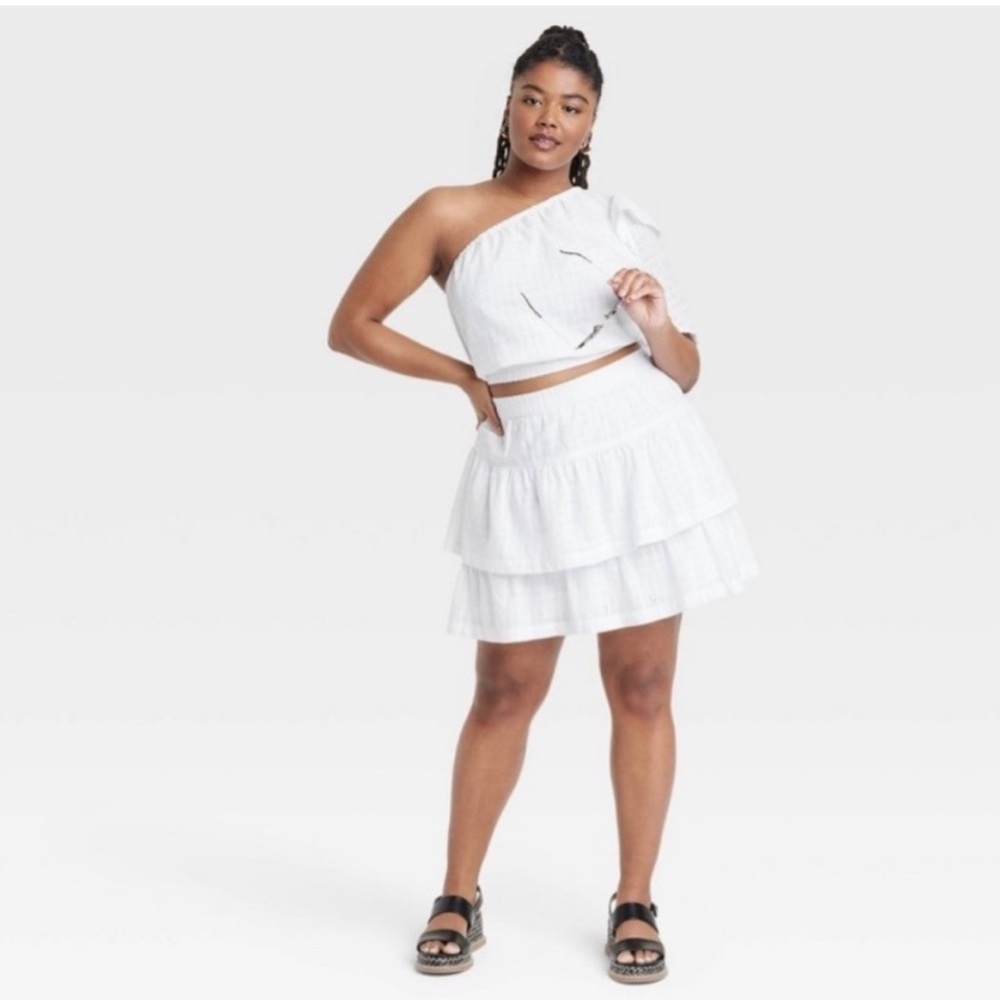 Universal Thread Eyelit Puff One Shoulder Top